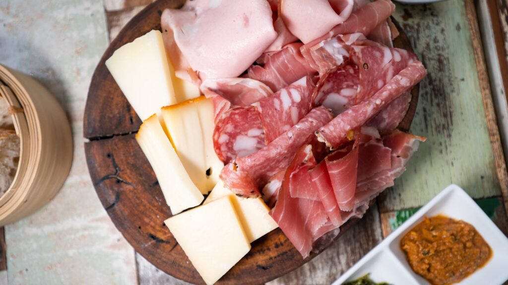 Abbinamento di salumi e formaggi